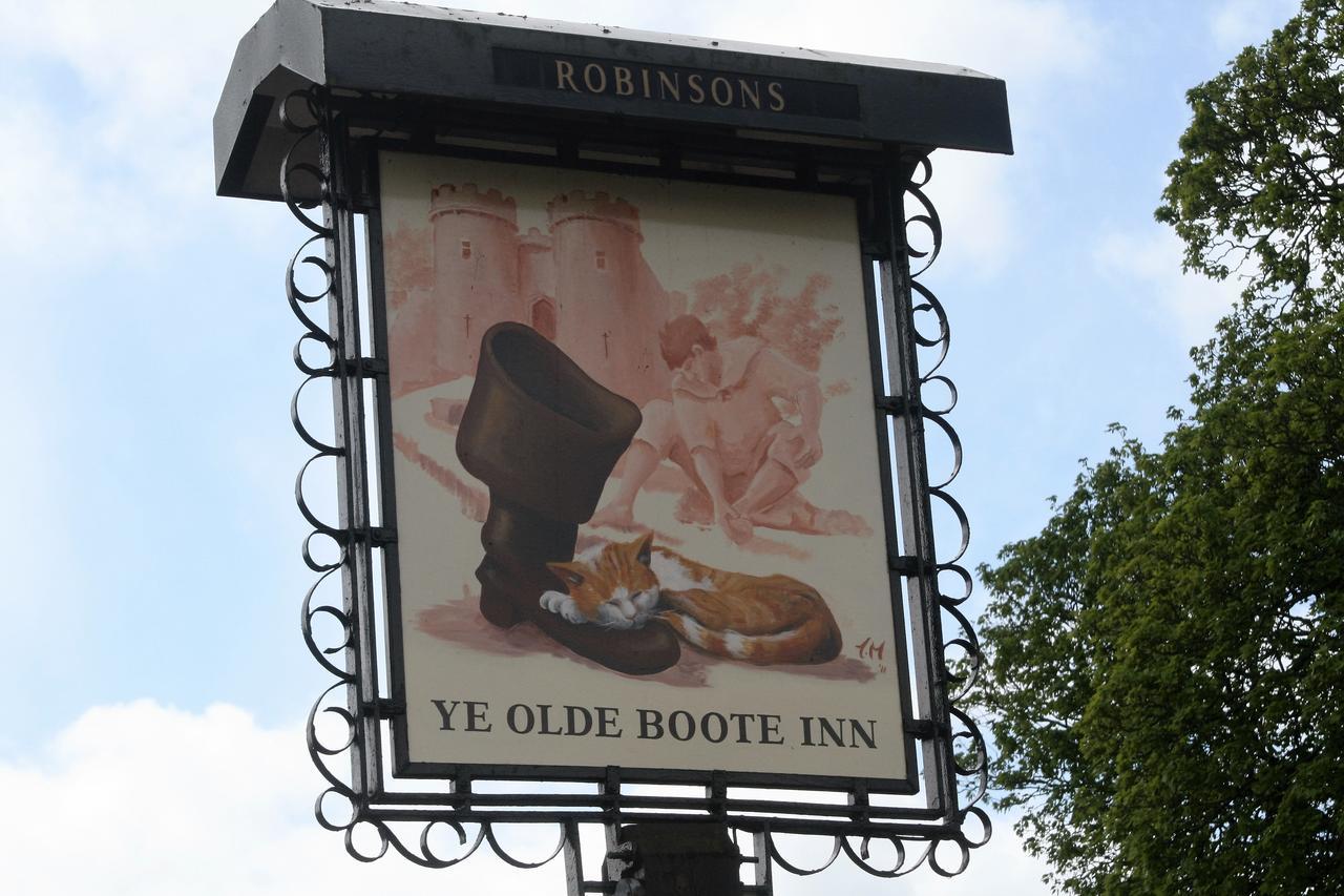 Ye Olde Boote Inn Oswestry Ngoại thất bức ảnh